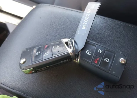 2018 Volkswagen Tiguan 2.0T Se/2.0T Sel from USA, damaged, VIN 3VV2B7AX1JM208265